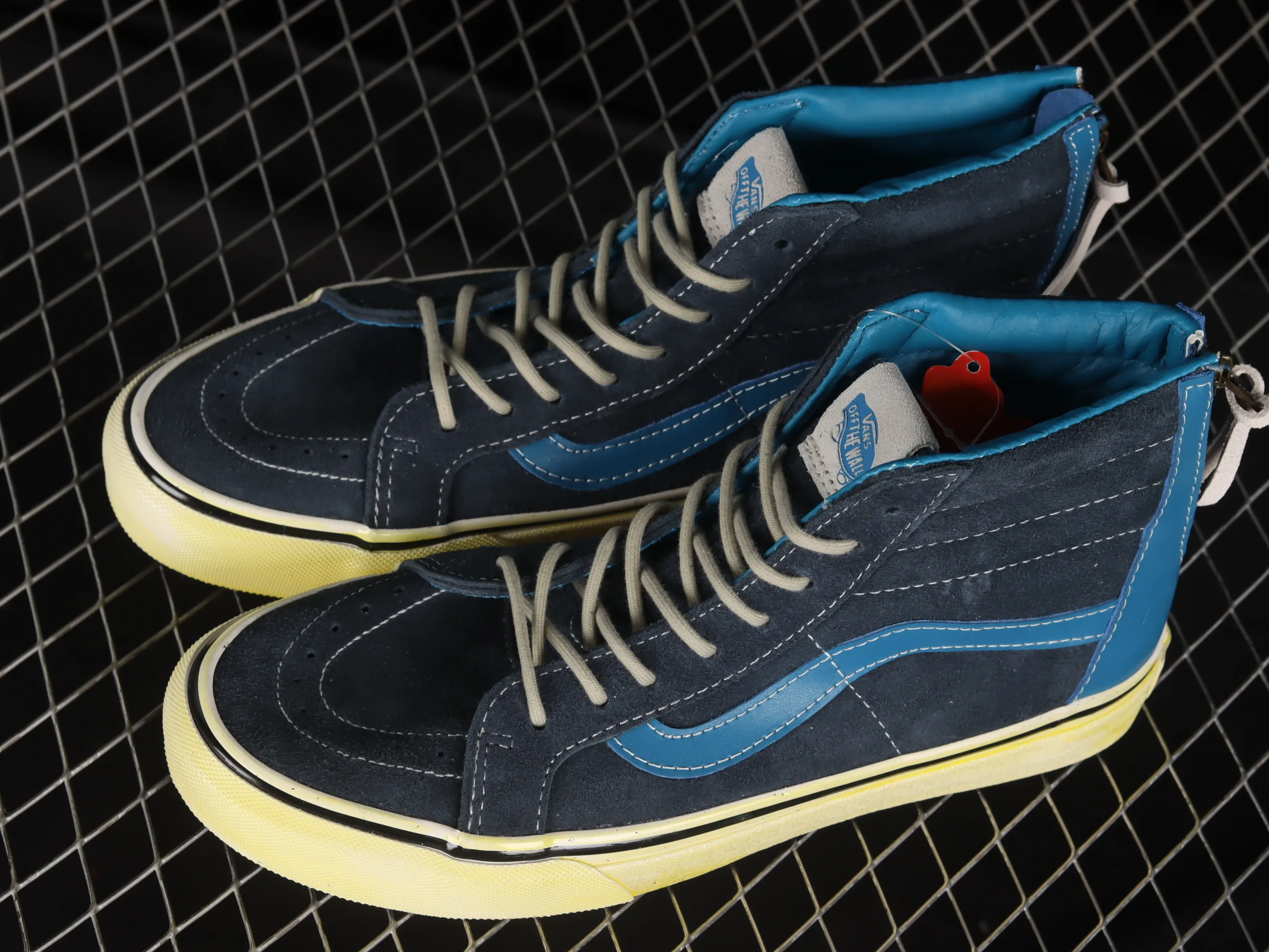All categories Vans Vans series Vans Hi Vans high-top Vans Sk8-Hi x Liberaiders Qianzhihe joint high-top casual sneakers VN0A5KRCBZZ